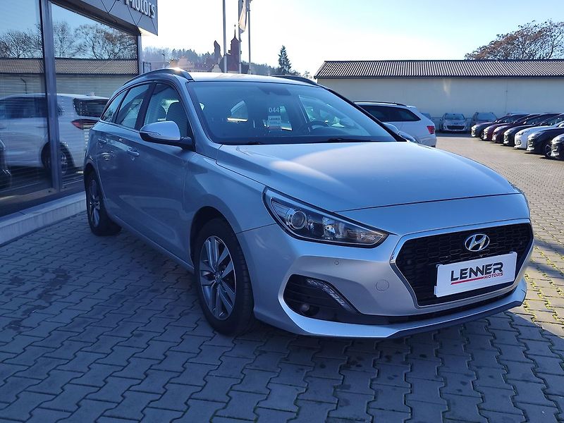 Hyundai i30 1.6 CRDI/85kW Style Navi - fotka 3 z 29
