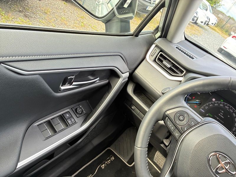 Toyota RAV4 (2022) COMFORT 2.5 HYBRID 131kW 4WD  - fotka 11 z 11