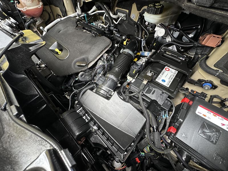 Toyota ProAce (2020) AUTOMAT 2.0/130kW ČR * 5.Míst  - fotka 31 z 36