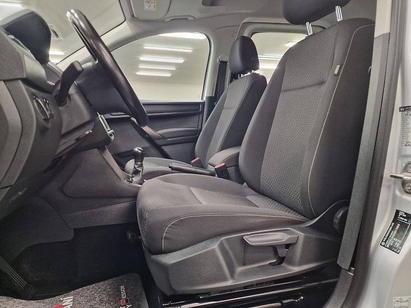 Volkswagen Caddy (2018) - fotka 17 z 62
