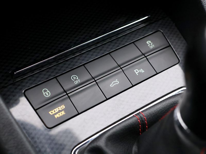 Škoda Octavia RS 2.0 TSI 180kW Challenge - fotka 24 z 32