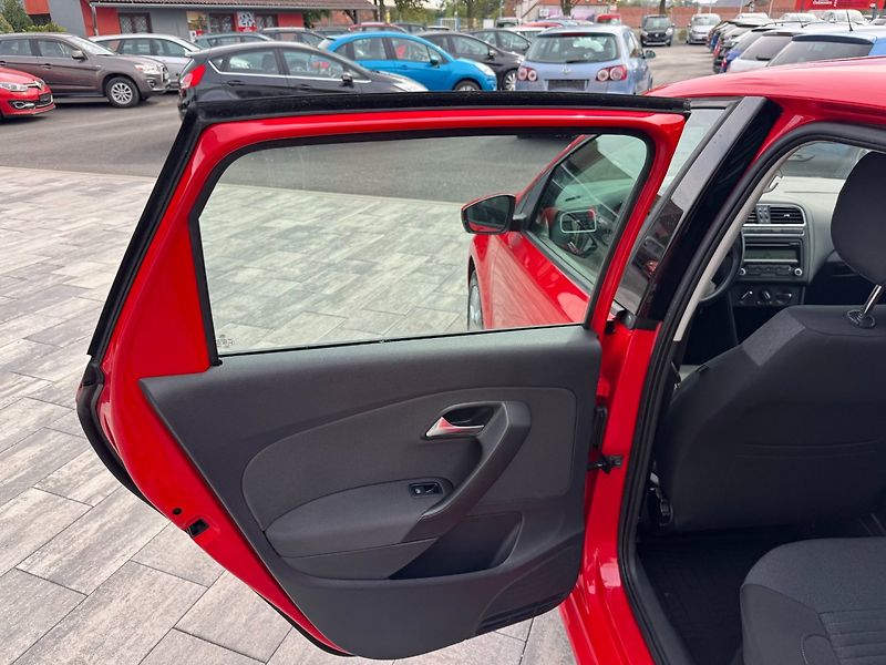 Volkswagen Polo (2011) 4Friends 1.2i 44kW - fotka 12 z 33