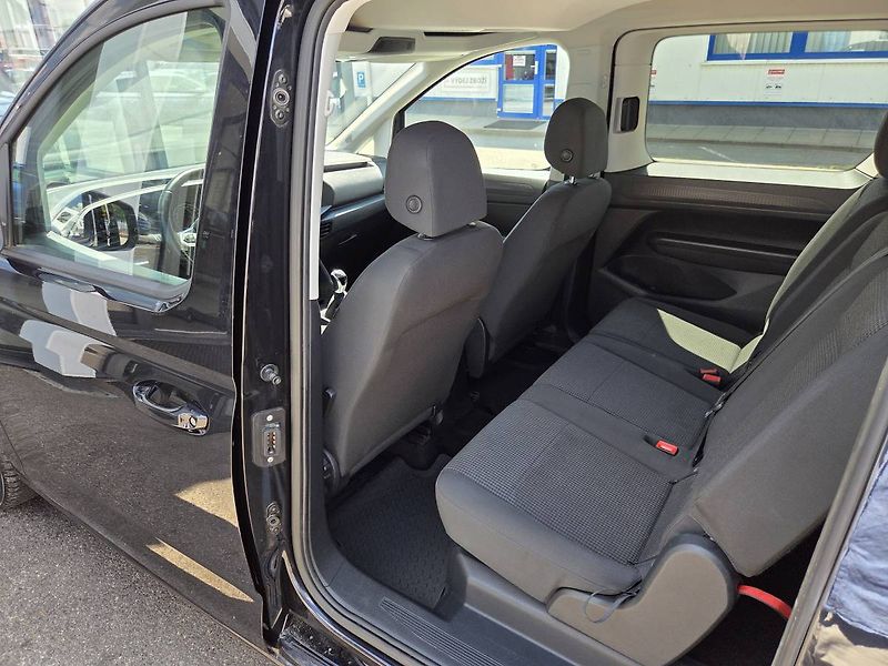 Volkswagen Caddy (2021) Maxi 2.0 TDI - fotka 24 z 33