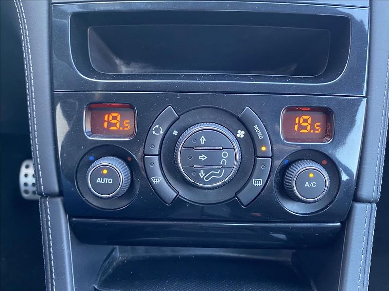 Peugeot RCZ 2,0 HDi 163HP KLIMA ZÁRUKA - fotka 23 z 27
