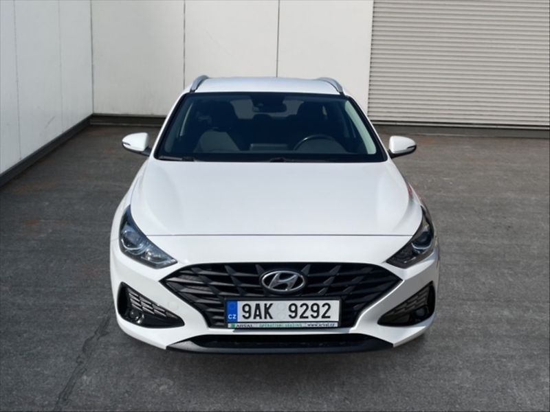 Hyundai i30 1,0 TGDI Family Comfort - fotka 2 z 11