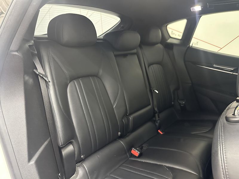 Maserati Levante (2019) Q4 Diesel*Bezklíč*CZ*TOP - fotka 13 z 17
