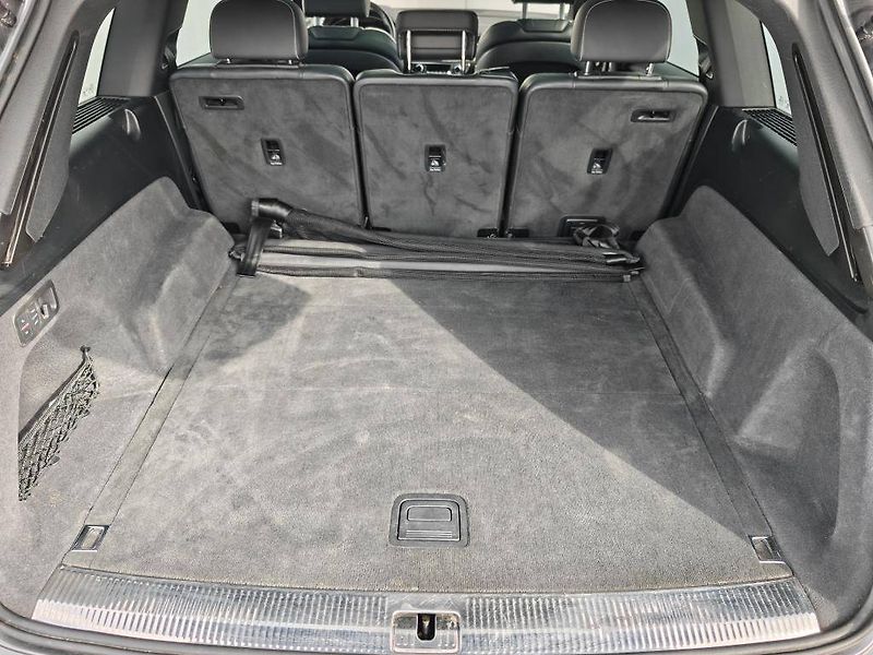 Audi Q7 - SQ7 Quattro 8TT  4,0TDI - fotka 26 z 27