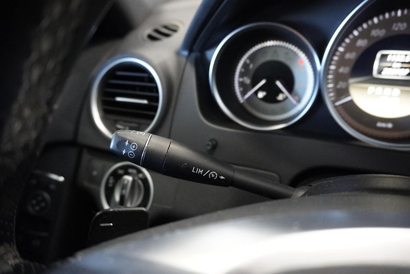 Mercedes-Benz Třídy C 250 2.2CDi 125 kW AUTOMAT - fotka 19 z 33