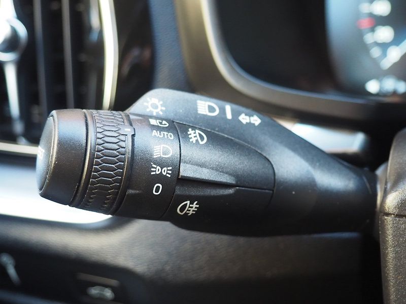Volvo V60 (2019) 2.0 D3 momentum, nové rozvody - fotka 24 z 42