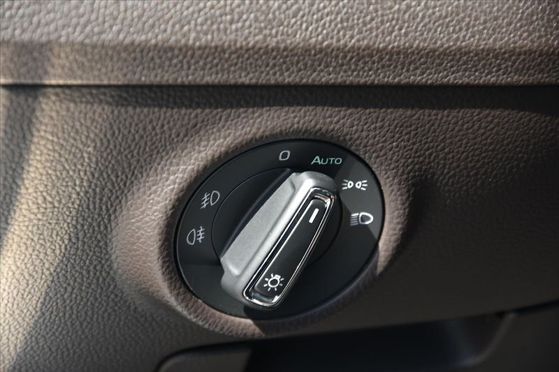 Škoda Superb 2.0TSI 206kW 4x4 L&K ACC TAŽNÉ - fotka 19 z 37