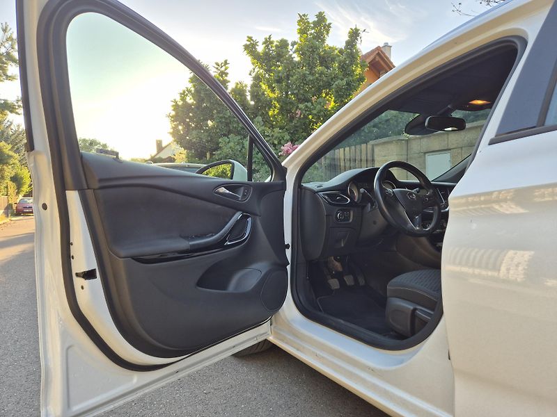 Opel Astra (2017) Opel Astra K 1.6 CDTI 100 kW - fotka 19 z 23