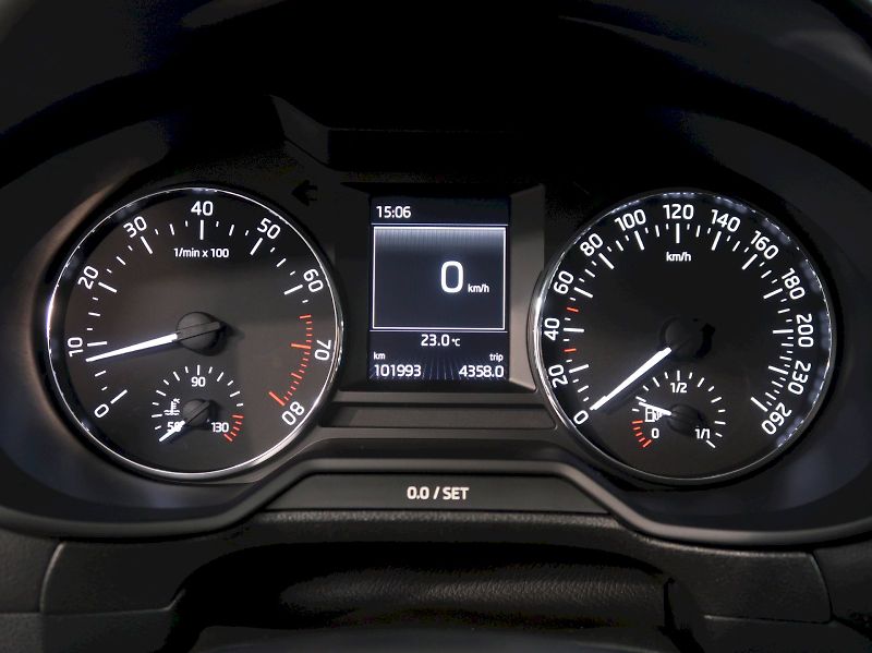 Škoda Octavia (2014) ELEGANCE 1.4TSI 103KW - fotka 17 z 33
