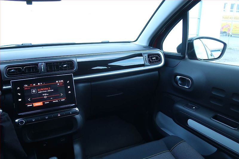 Citroën C3 (2020) Shine 1.2 PureTech, Tempomat - fotka 8 z 23