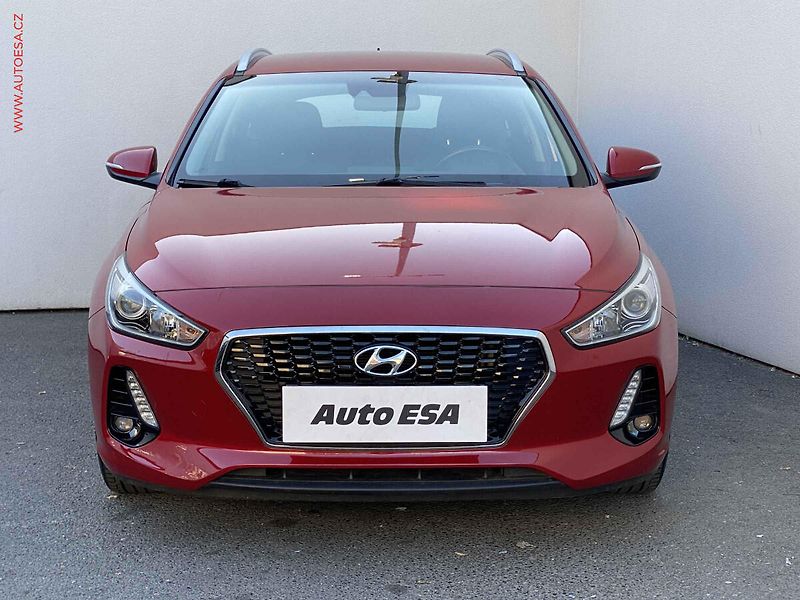 Hyundai i30 (2018) 1.0 T-GDi, Comfort - fotka 2 z 19