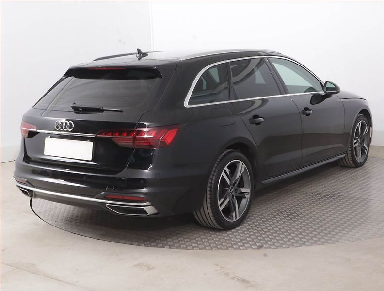 Audi A4 (2022) 2.0 TDI - fotka 5 z 17