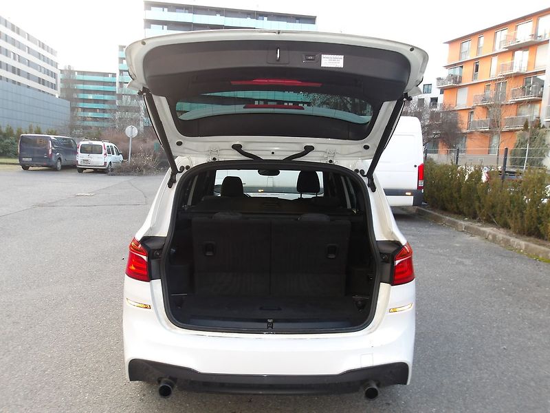 BMW Řada 2 220i AUT.! 7MÍST Gran Tourer - fotka 28 z 32