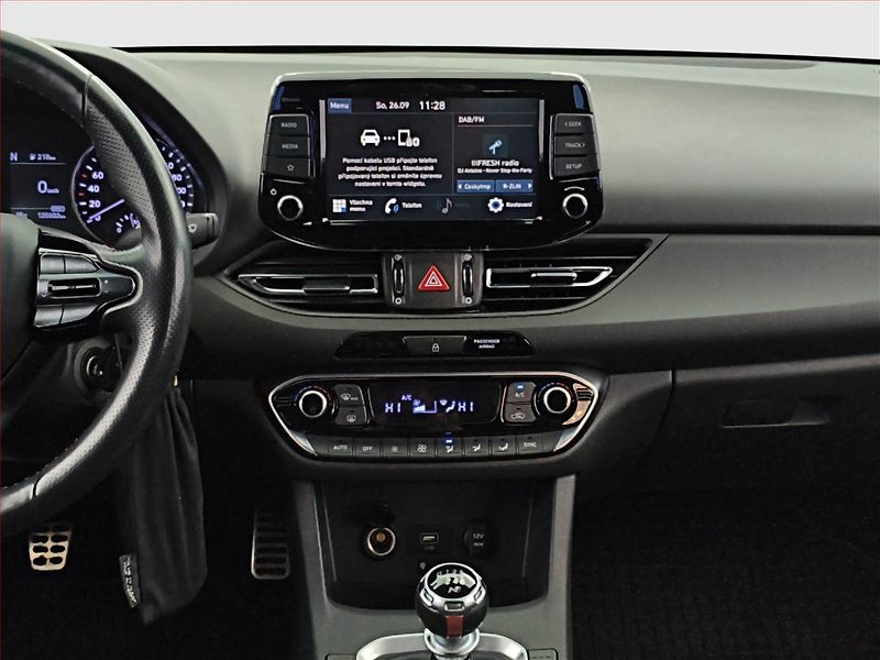 Hyundai i30 (2021) N-Line 1.5 T-GDI MHEV - fotka 12 z 17