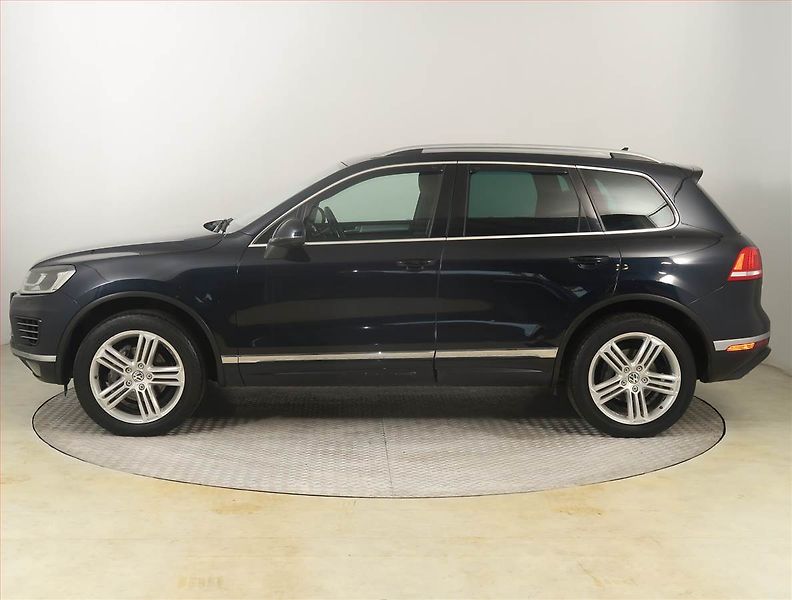 Volkswagen Touareg (2015) R-Line 3.0 TDI, 4X4, Automat - fotka 3 z 27