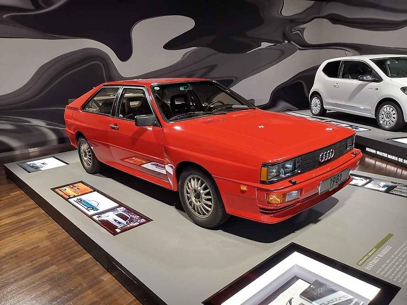 Tatra 87 je řazena k milníkům v automobilové historii