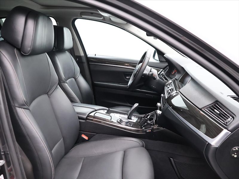 BMW Řada 5 3,0 D 190 kW X-Drive Luxury Li - fotka 11 z 35