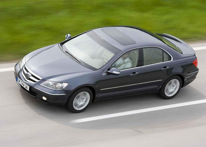 Honda Legend se dnes v bazarech prodává jen po kusech. Stačí na ni ale 200 tisíc korun.