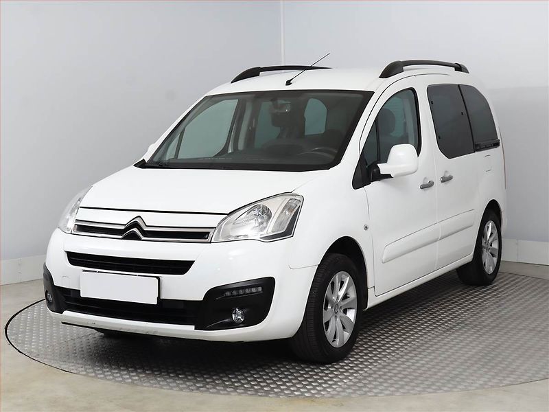 Citroën Berlingo (2016) Feel 1.6 VTi, 5Míst, ČR, 1Maj - fotka 2 z 12