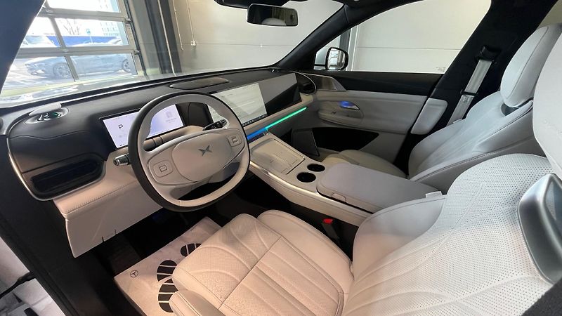 Xpeng G9 (2025) Nová G9 AWD Performance  - fotka 7 z 8