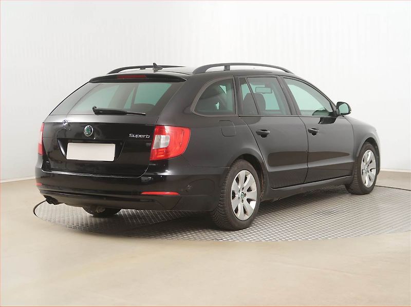 Škoda Superb (2012) 1.6 TDI, po STK, Tažné - fotka 5 z 14