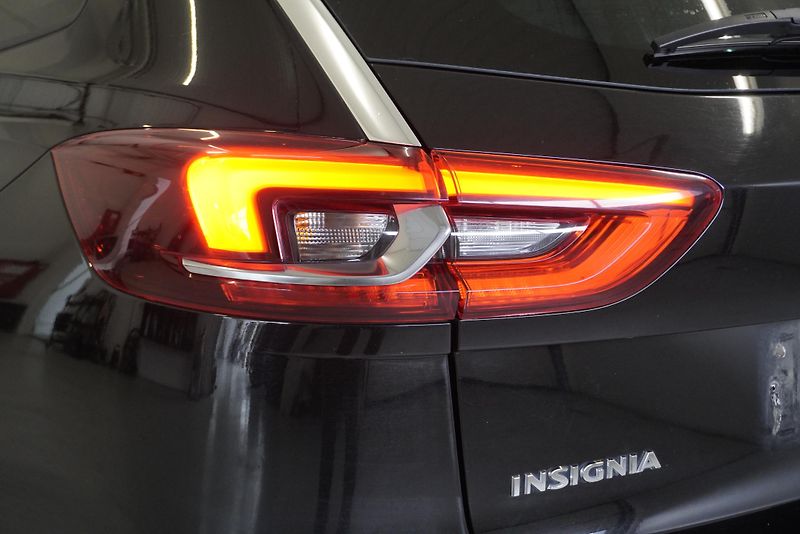 Opel Insignia 2,0 CDTI 125 kW SPORT AUTOMAT - fotka 8 z 29