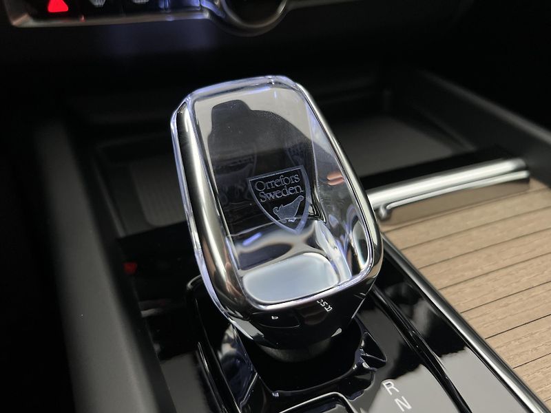 Volvo XC60 T6 AWD BRIGHT PLUS CZ 1.maj. - fotka 17 z 47