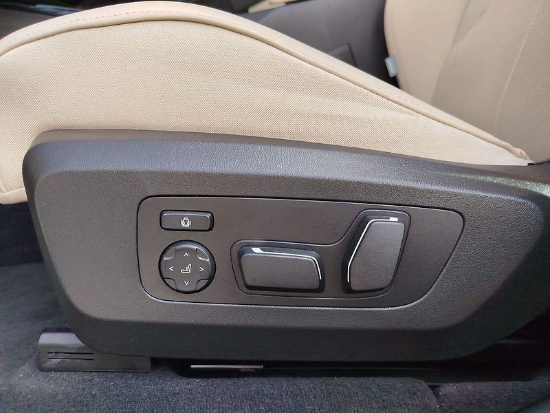 BMW X3 M50 xDrive - fotka 25 z 38