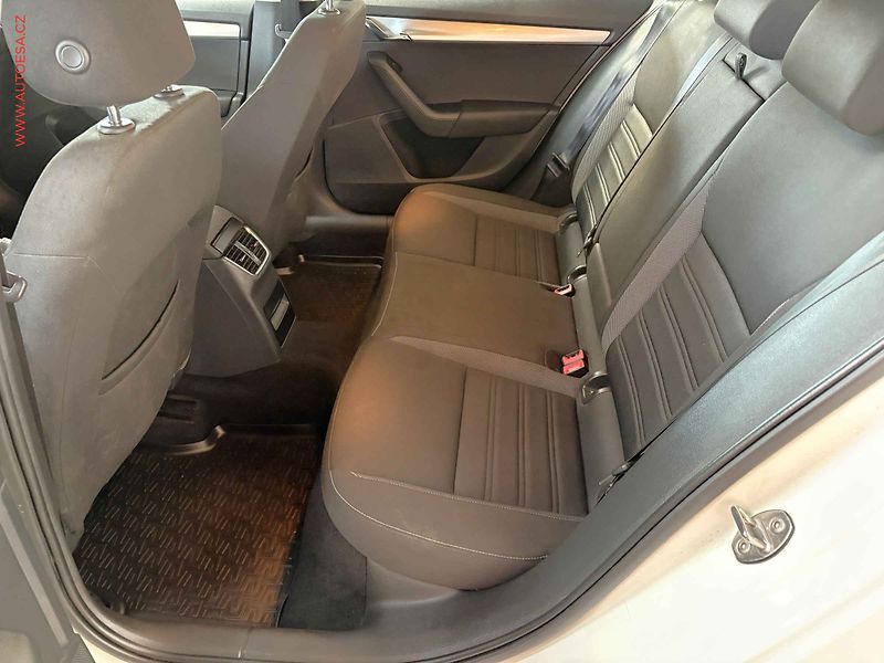 Škoda Octavia (2018) 1.6TDi, ČR, Ambition, LED - fotka 10 z 14