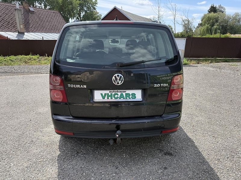 Volkswagen Touran 2,0TDI - fotka 6 z 20