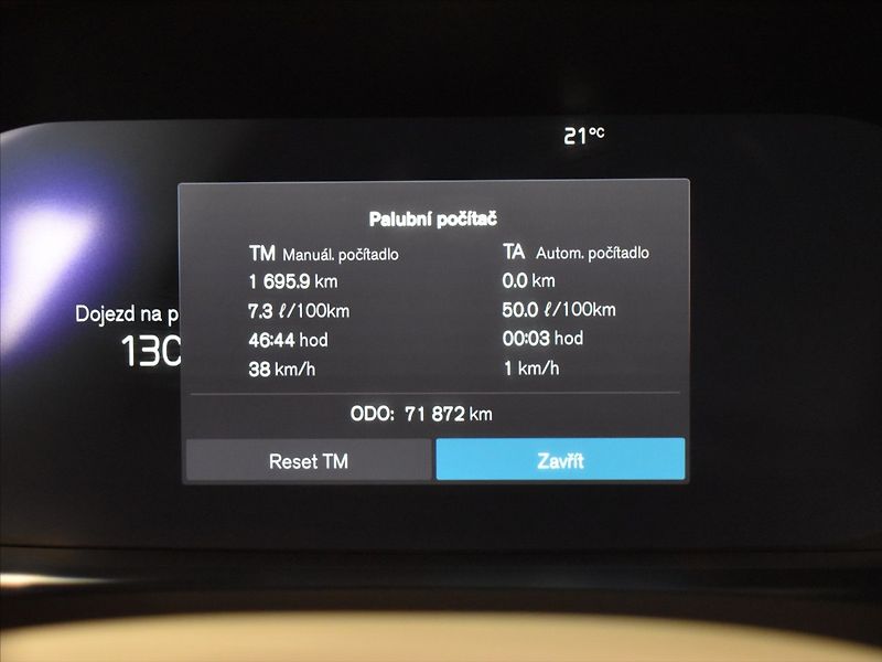 Volvo V90 2,0 B5 AWD Ultimate Pano,BLIS - fotka 27 z 30