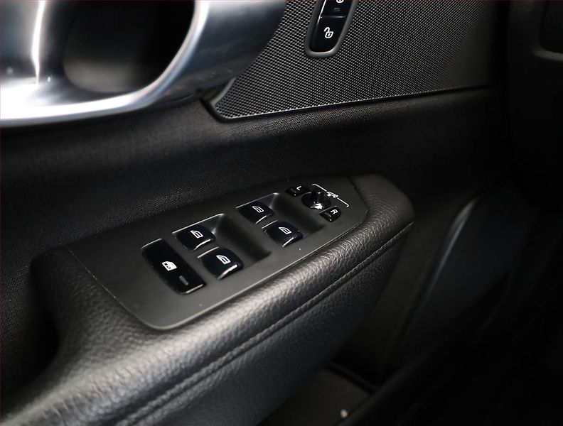 Volvo S90 (2017) D4, Automat, Serv.kniha, Navi - fotka 12 z 17
