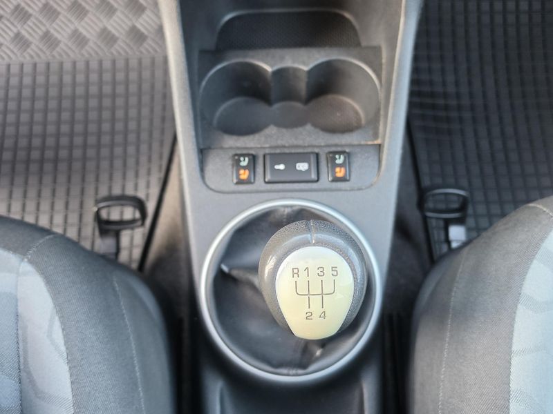 Škoda Roomster (2008) 1.4i 16V STYLE*REZERVACE* - fotka 16 z 46