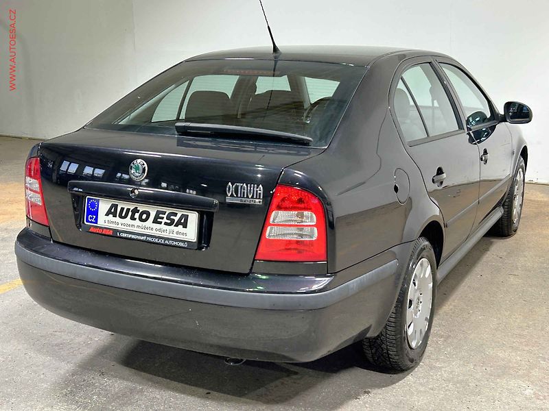 Škoda Octavia (2010) 1.6 MPi, ČR, Tour, AC - fotka 4 z 14