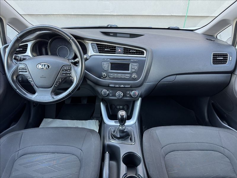 Kia Ceed 1,6 GDI 99kW tempomat původ ČR - fotka 28 z 50
