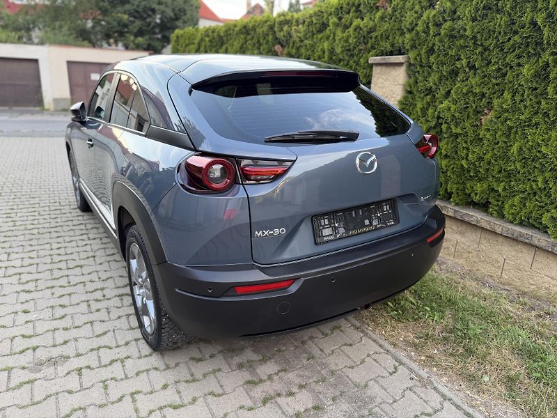 Mazda MX-30 EXLUSIVE-NAVI-tepelné čerpadlo - fotka 11 z 26