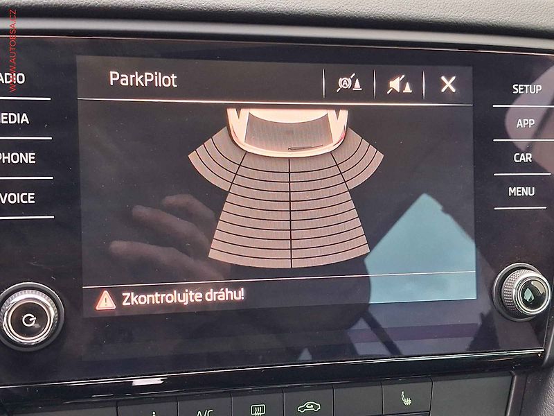 Škoda Octavia (2017) 1.0 TSi, Ambition, AC, park - fotka 16 z 18