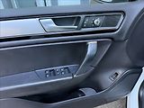 Volkswagen Touareg 3,0 TDI kůže,tažné,po servisu! - náhled 17