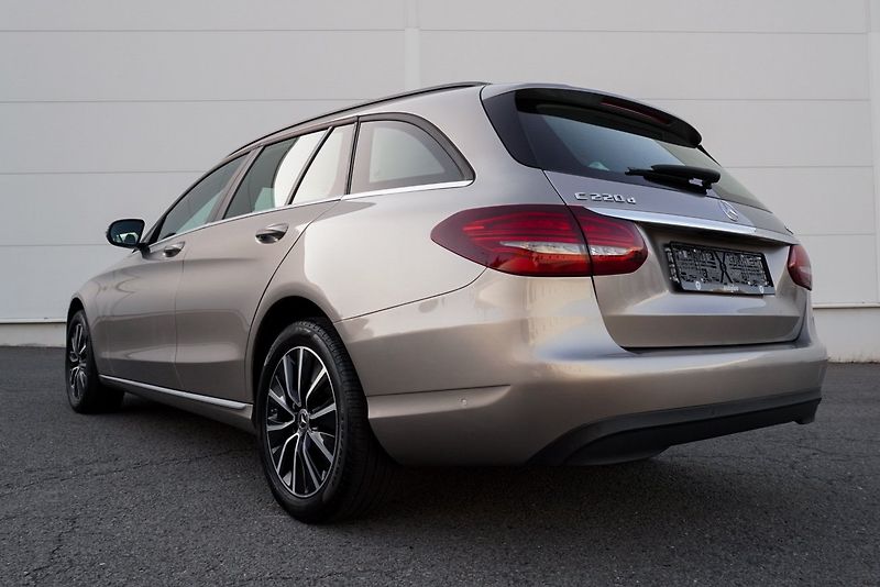 Mercedes-Benz Třídy C C 220CDi 4Matic Business - fotka 13 z 34