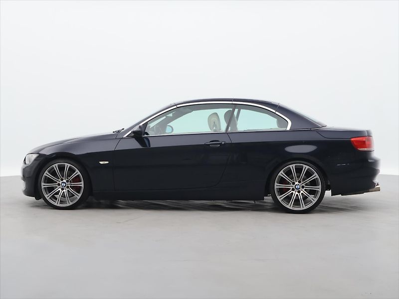 BMW Řada 3 3,0 325i Cabrio 160 kW - fotka 4 z 35