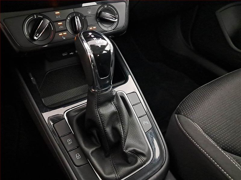Škoda Fabia (2022) Ambition 1.0 TSI, Automat - fotka 13 z 16