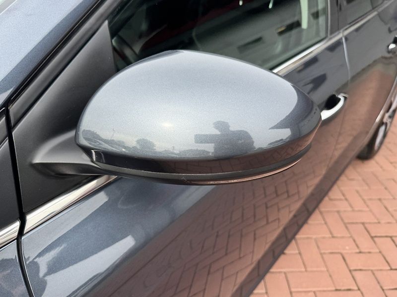 Renault Mégane (2016) 1.6dCi Bose Navi Polokůže - fotka 44 z 50