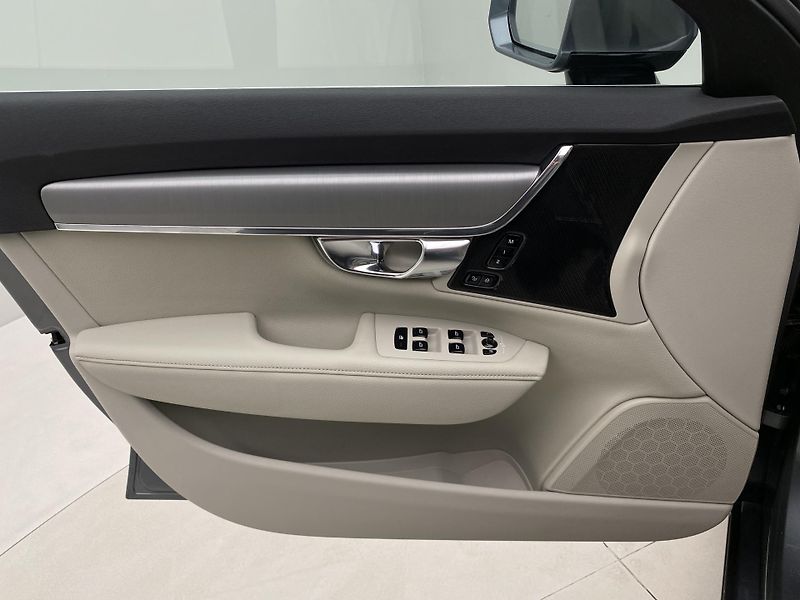 Volvo V90 D4 MOMENTUM AUT - fotka 6 z 48
