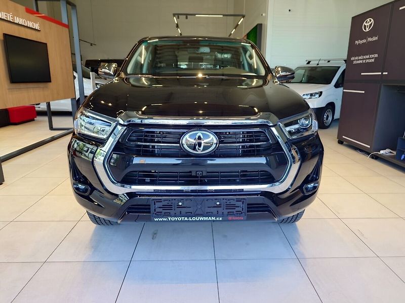 Toyota Hilux Executive MHEV - fotka 2 z 11