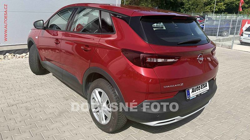 Opel Grandland X (2021) 1.2T, ČR, autoAC - fotka 2 z 3