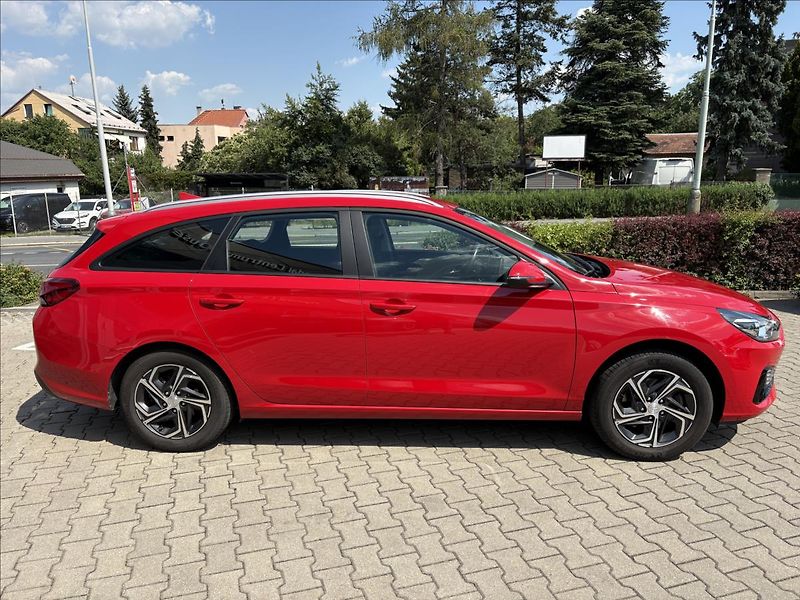 Hyundai i30 1,5 1.5i  Trikolor - fotka 6 z 18