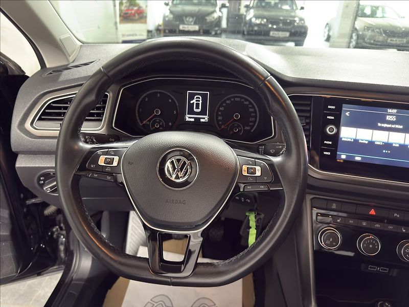 Volkswagen T-Roc 2,0   TDI 4MOTION ACC LED - fotka 9 z 26